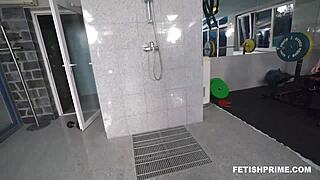 pissing pleasure with kinky babe in wild fetish play 😜