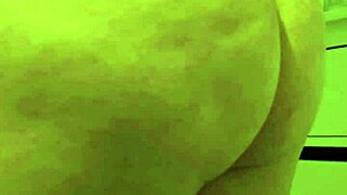 bbw booty putting panties and jeans