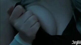 looking for valentines fun with tits and toys 😘