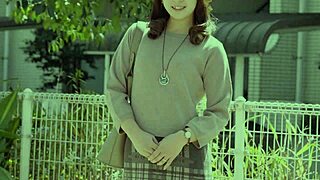 STEP SISTER GIVES OPINION ON COCK