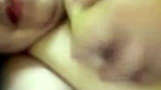 BBW MILF mesum pamer tetek gede memek basah di video call goda mesra