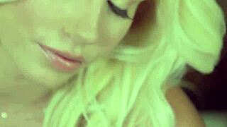 i watch sarah summers strip and reveal her big tits