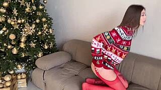 Naughty Photographer Bangs Young Model for a Free Steamy Photoshoot