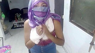 Wow, this horny milf in hijab squirts live on webcam. Her arab pussy gushes like crazy!