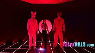 Animatronics alive at night just to screw asian teen guard! 😱