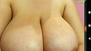 Does this chubby girl with huge tits turn you on on webcam?