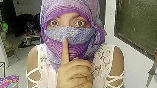 Wow, this horny milf in hijab squirts live on webcam. Her arab pussy gushes like crazy!