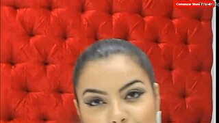 Adelarioss Shows Off Hot Body in Steamy Webcam Action