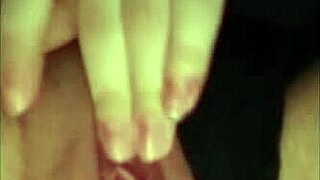 Lucky stranger gets nudes from amateur model joyliii add me real joyliii 😏