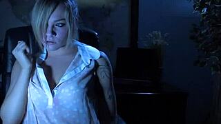 Dahlia Sky's sexy fingering scene in the dark