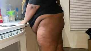 Chubby BBW Gets Midnight Creampie Blast!