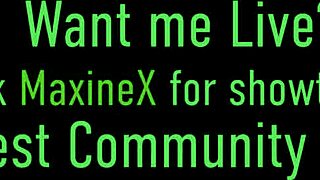 lesbians in lingerie licking pussy 😻