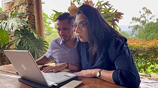 Wow, horny boss bangs a pregnant chick to keep her job safe!