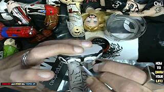 time to wrap up painting that little grey alien with dildos 😏