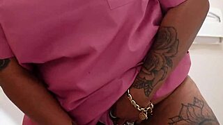 i'm thickpaws, this ebony latina with piercings, and i'm masturbating my big ass and clit at work, feeling so horny