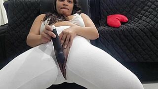 Latina Amateur Fetish: Detailed View Of Torn Pants Leg Revealing Big Ass.