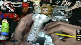 time to wrap up painting that little grey alien with dildos 😏