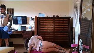 Дразню сводного брата чтоб выебал меня жестко сегодня