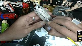 time to wrap up painting that little grey alien with dildos 😏