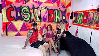 ruiva do rabo gigante venho gravar um safadeza com nós e acabou ficando de quatro na boca da minha mulher 😈