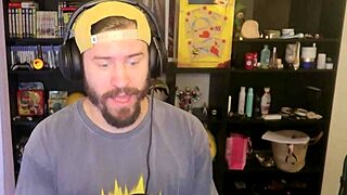 super heroine knight in her darkest lewd moments 😈