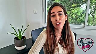 Camila Jolie, cette salope brune française, se lâche sur la cam !