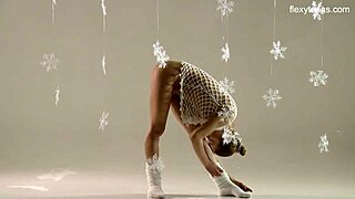 What makes Svetik's Christmas gymnastics so damn sexy?