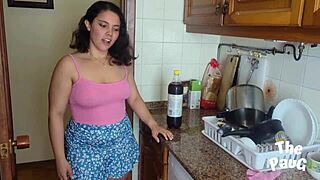 Sexy neighbor proves her point