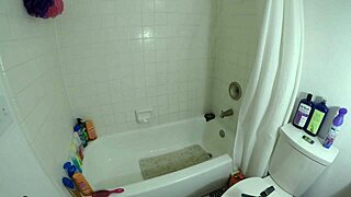 Angel Lover Shower Main 1