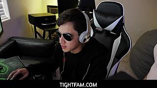 Horny stepsis Kenzie Madison deepthroats stepbrother in taboo scene