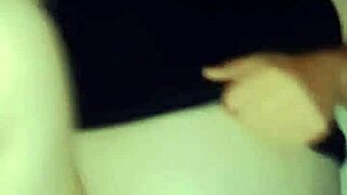 slut has one leg up pussy wide open time for dinner with resaboo