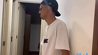 yo, meu primo pegou a prima no banho e rolou sexo amador com essa latina sexy