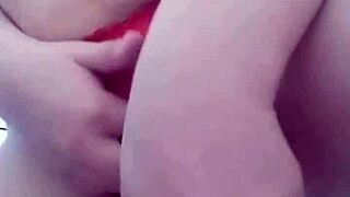 Young MILF MOM MASTURBATES with follower's toy, BIG ASS shaking