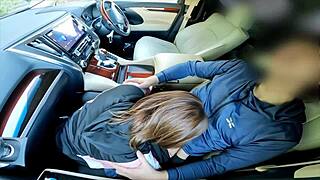 Hey, snuck out of gym with my lover for car sex!