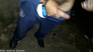 Discover dogging in Brazil with Alexia Firenze and MMA fighter Allan Guerra Gomes.