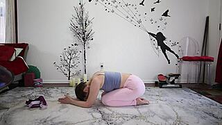 yoga lesson 370 with girlfriend instruction