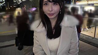 이 섹시한 일본 베이비 자연 가슴으로 집에서 야생처럼 놀아. 하드코어 크림샷 갈구해 진짜 미치듯이.