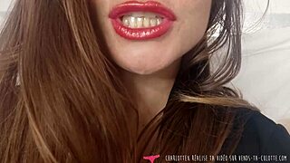 Hey, hot woman teases and exposes herself in web chat 😏