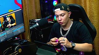 O Marido Deixou o Ruan Encher o Rabão Dela de Tapa na Rua. Os Dois Abriram pra Mostrar o Cuzinho Dela pro Público!