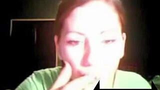 See how it is done: a lap dance from a webcam girl