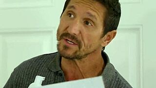 jade wants cheap street fuck with monster cock 😏