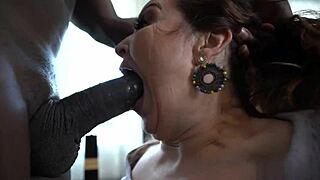 Milf pička osvoji ulice Floride z divjo močjo