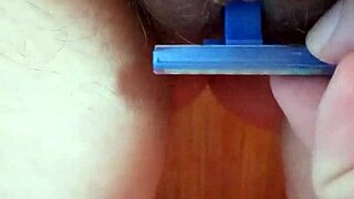 beautiful brunette pornstar tries alternative masturbation 😏