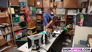 Pegawai slam kontol besar ke remaja 18+ untuk hukuman curi kedai