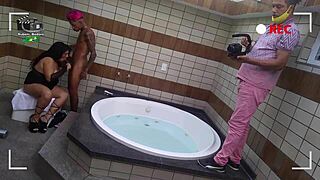 Making of an experienced coroa with a tattooed novinho. Wallif Santos rocks a huge cock on Xvideos Red.