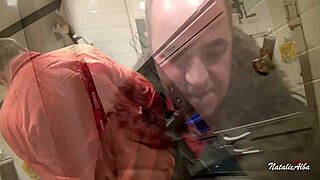 Geile Haushälterin Blonde in Action