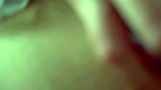 رجل فاحش يلعق كس زوجته حتى ترتجف بالنشوة