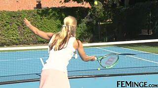 wanna see the 18 year old step sister getting her pussy licked?