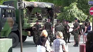 Hey, wanna join this extreme public threesome banging by the Eiffel Tower in Paris?