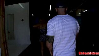 kinky babe trains young peeps in group cumshot fun 😏